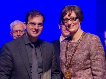Enlarged view: Prof. John Lygeros receives Credit Suisse Award for Best Teaching